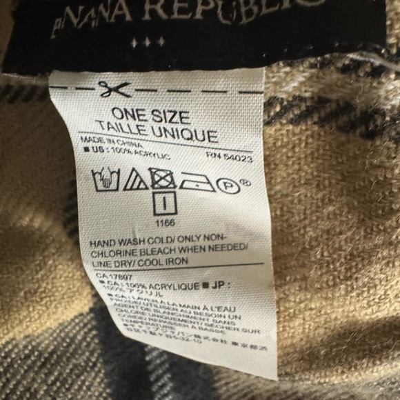 NWT - Banana Republic Scarf - Picture 3 of 3